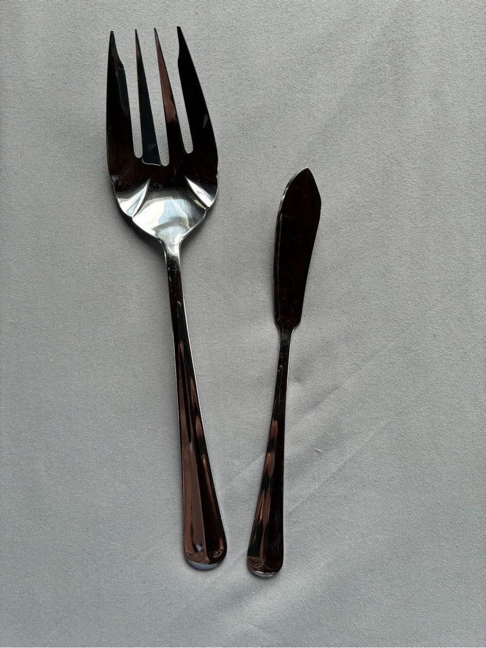 Reed & Barton Crest Serving Fork & Master Butter Knife Set Stainless